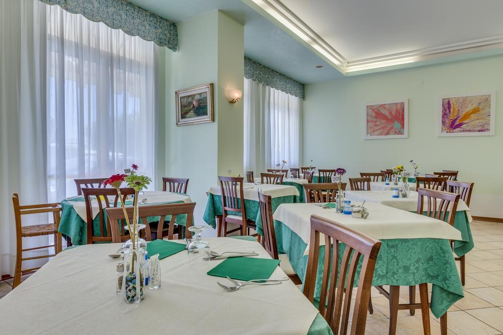 Hotel Austria Caorle Ngoại thất bức ảnh