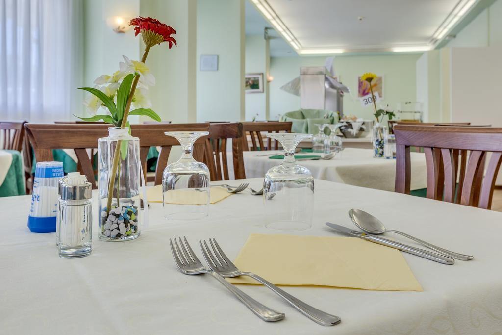 Hotel Austria Caorle Ngoại thất bức ảnh